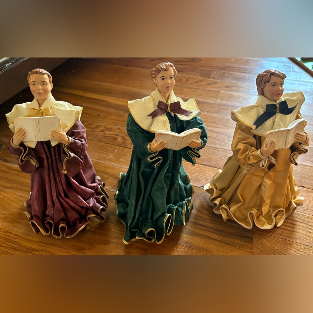 Caroler Choir Singing Boys Fabric Mache Christmas Green Robe 9” Tall, set of 3